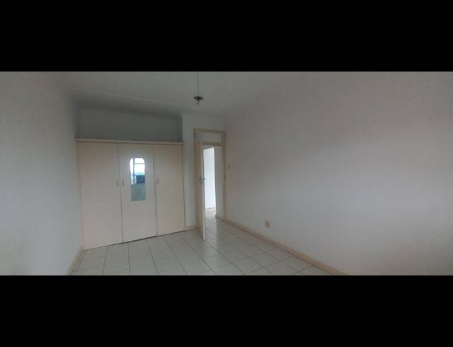 1 BEDROOM FLAT TO LET IN ESSENWOOD